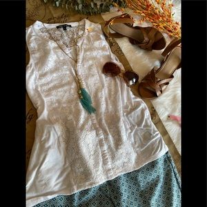 CABLE & GAUGE White Sleeveless top